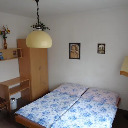 Gasthuis Holiday House Mirika 3*