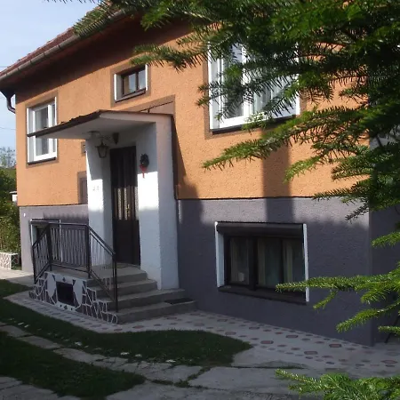 Holiday House Mirika Gasthuis Svaty Kriz