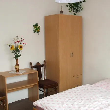 Gasthuis Holiday House Mirika 3*